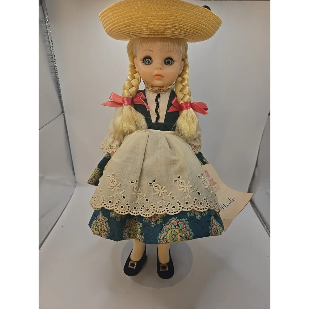 Madame Alexander Heidi‎ (1480) collectible doll in perfect condition